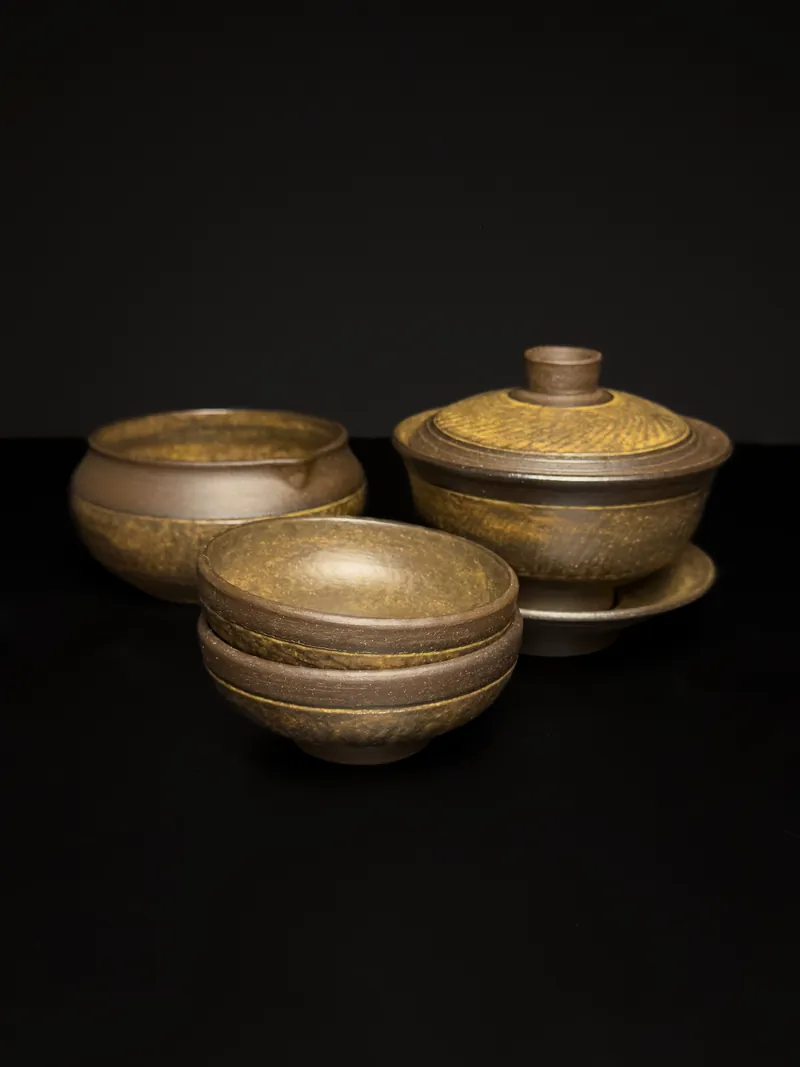 Gaiwan with matching bowls and saucer